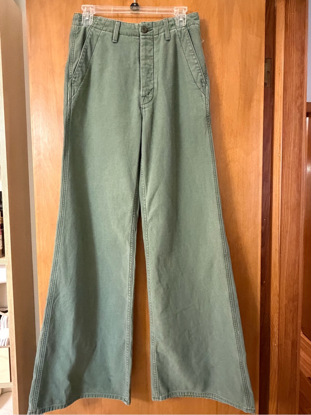 MOTHER The Major Roller Sneak Pants in Sage Green Roger That